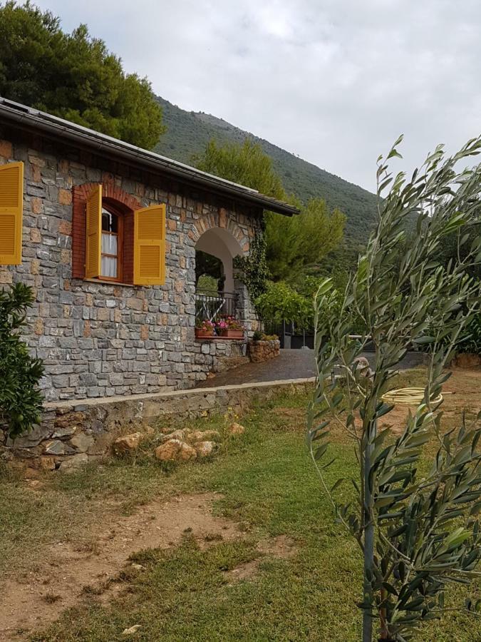 Villa Fior Di Lavanda Cisano sul Neva Eksteriør bilde